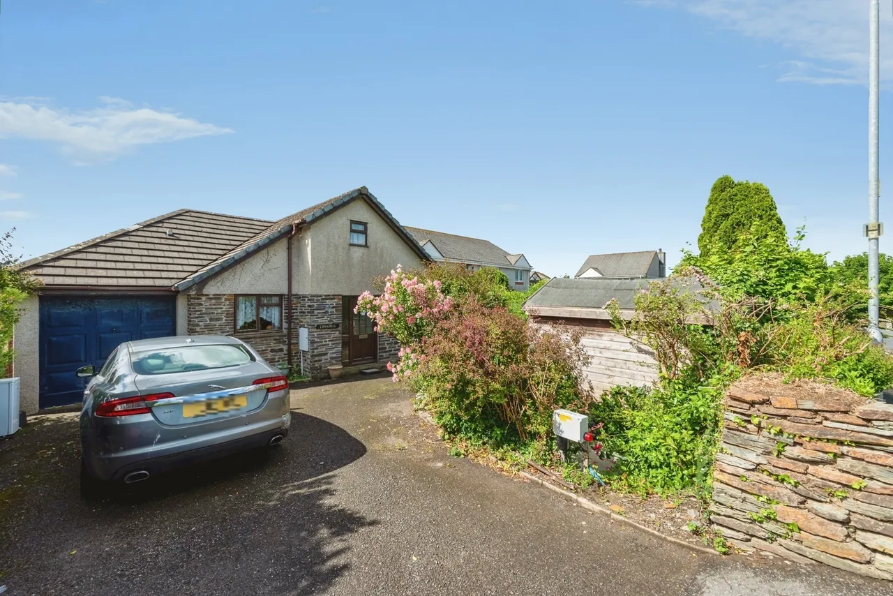 3 bed house for sale, Allen Park, St. Kew Highway, PL30