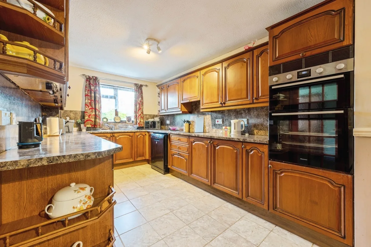 Allen Park, St. Kew Highway, PL30, photo 4