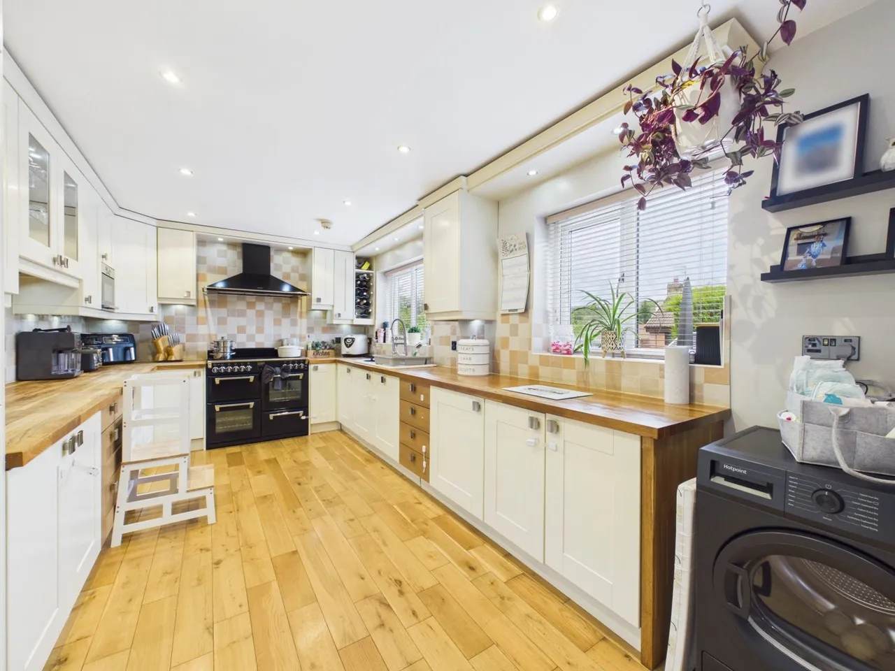 Firethorn Drive, Hyde, SK14, photo 6
