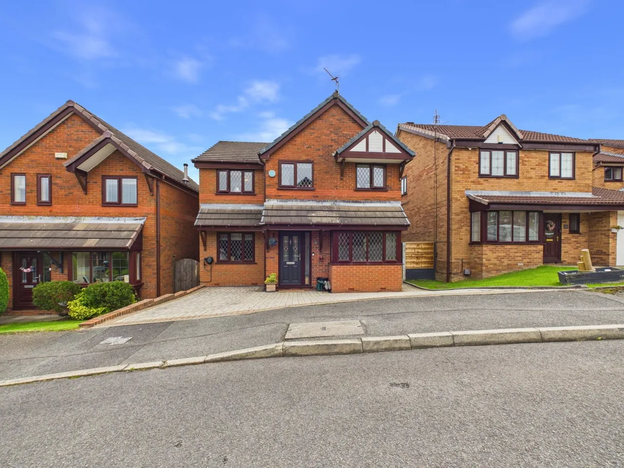 3 bed house for sale, Firethorn Drive, Hyde, SK14