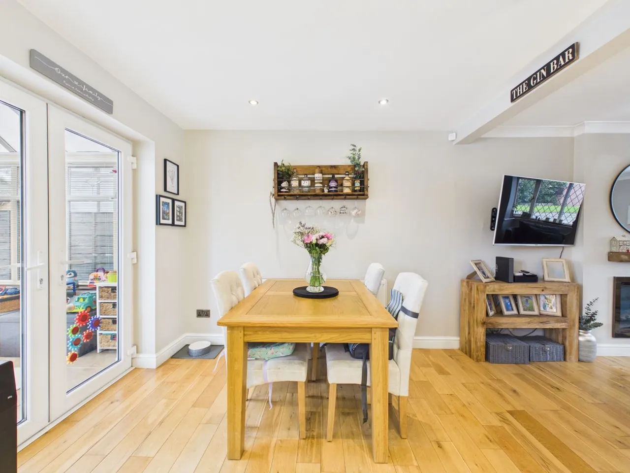 Firethorn Drive, Hyde, SK14, photo 5