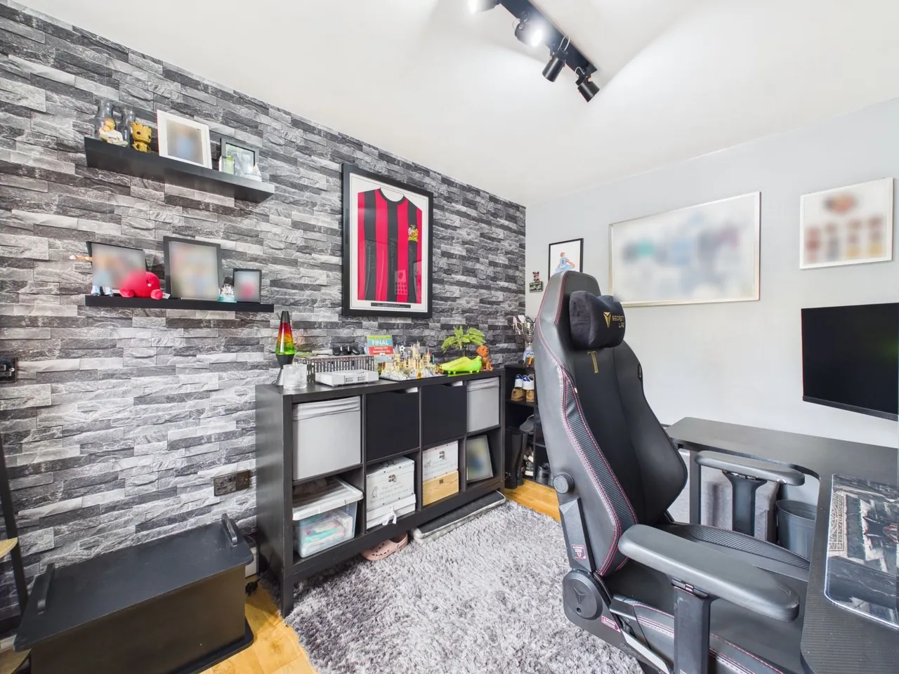 Firethorn Drive, Hyde, SK14, photo 10