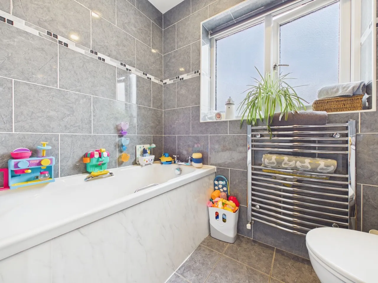 Firethorn Drive, Hyde, SK14, photo 23