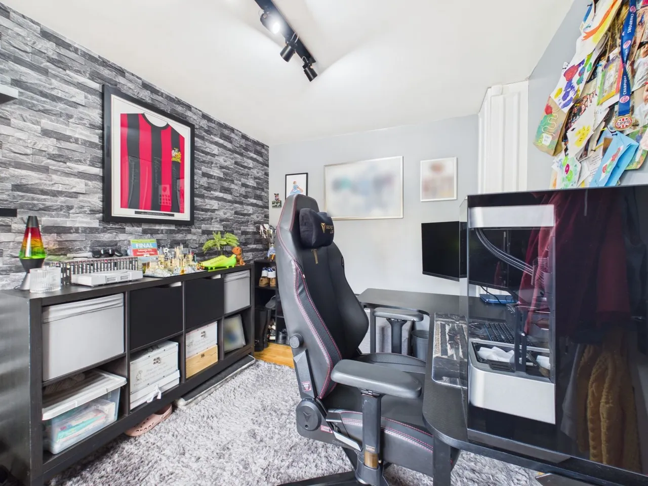 Firethorn Drive, Hyde, SK14, photo 11