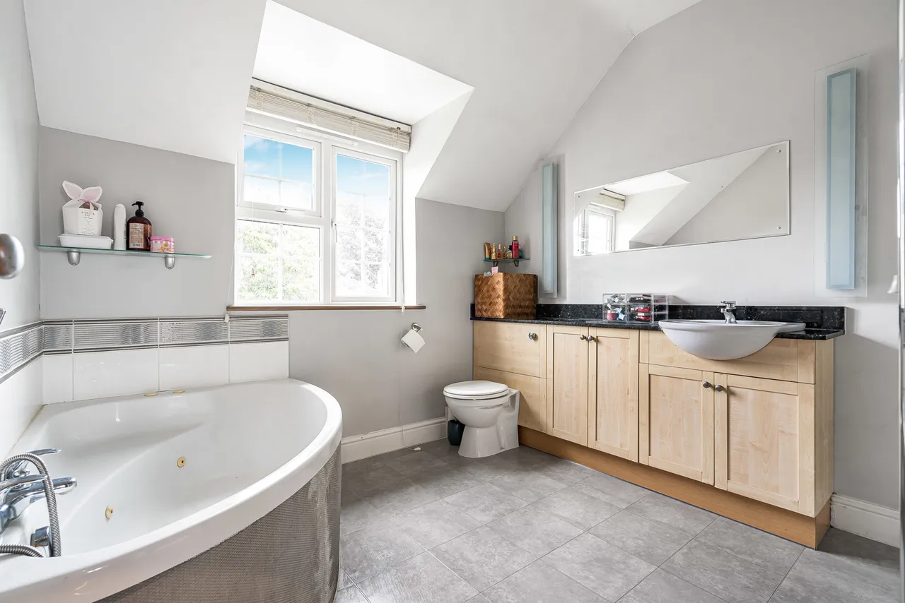South Avenue, Farnham, GU9, photo 10