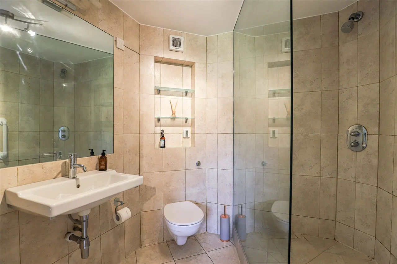 London Road, St. Albans, Hertfordshire, AL1 1TS, photo 9