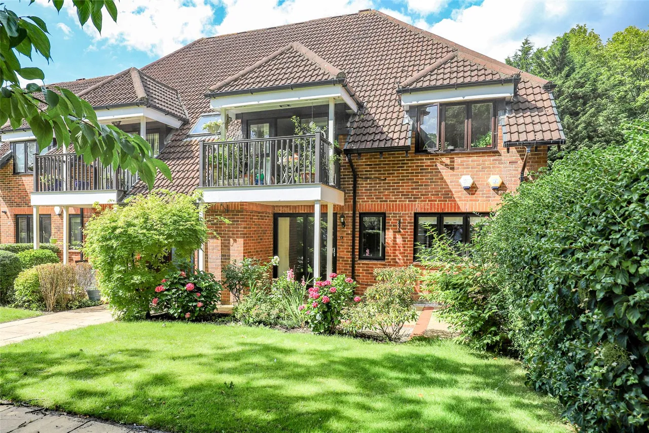 London Road, St. Albans, Hertfordshire, AL1 1TS, photo 2