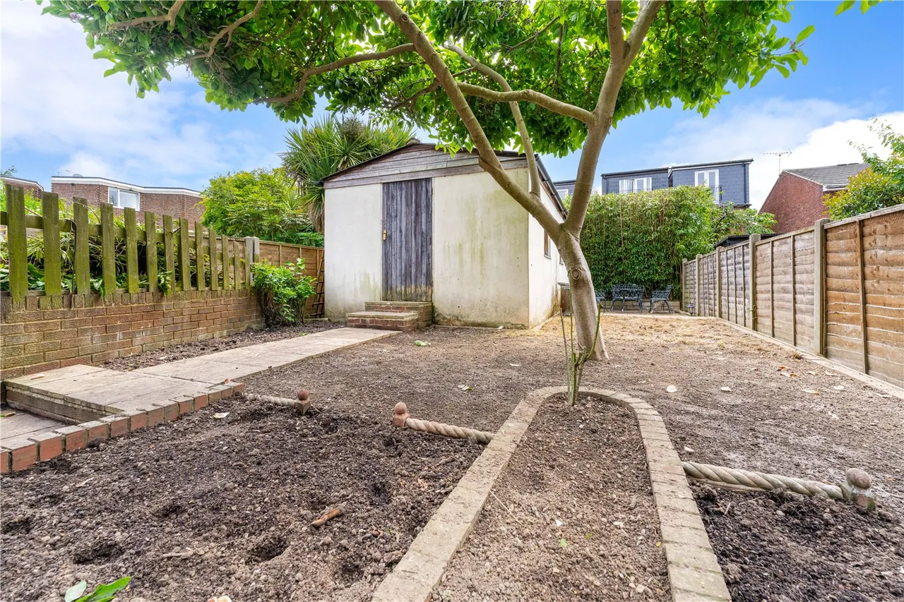 Fulwell Road, Teddington, TW11 0RH, photo 2