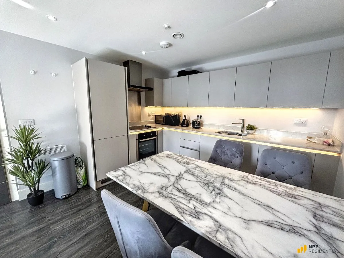 6 Cheetham Hill Road, Manchester, Lancashire, M4 4GA, photo 4