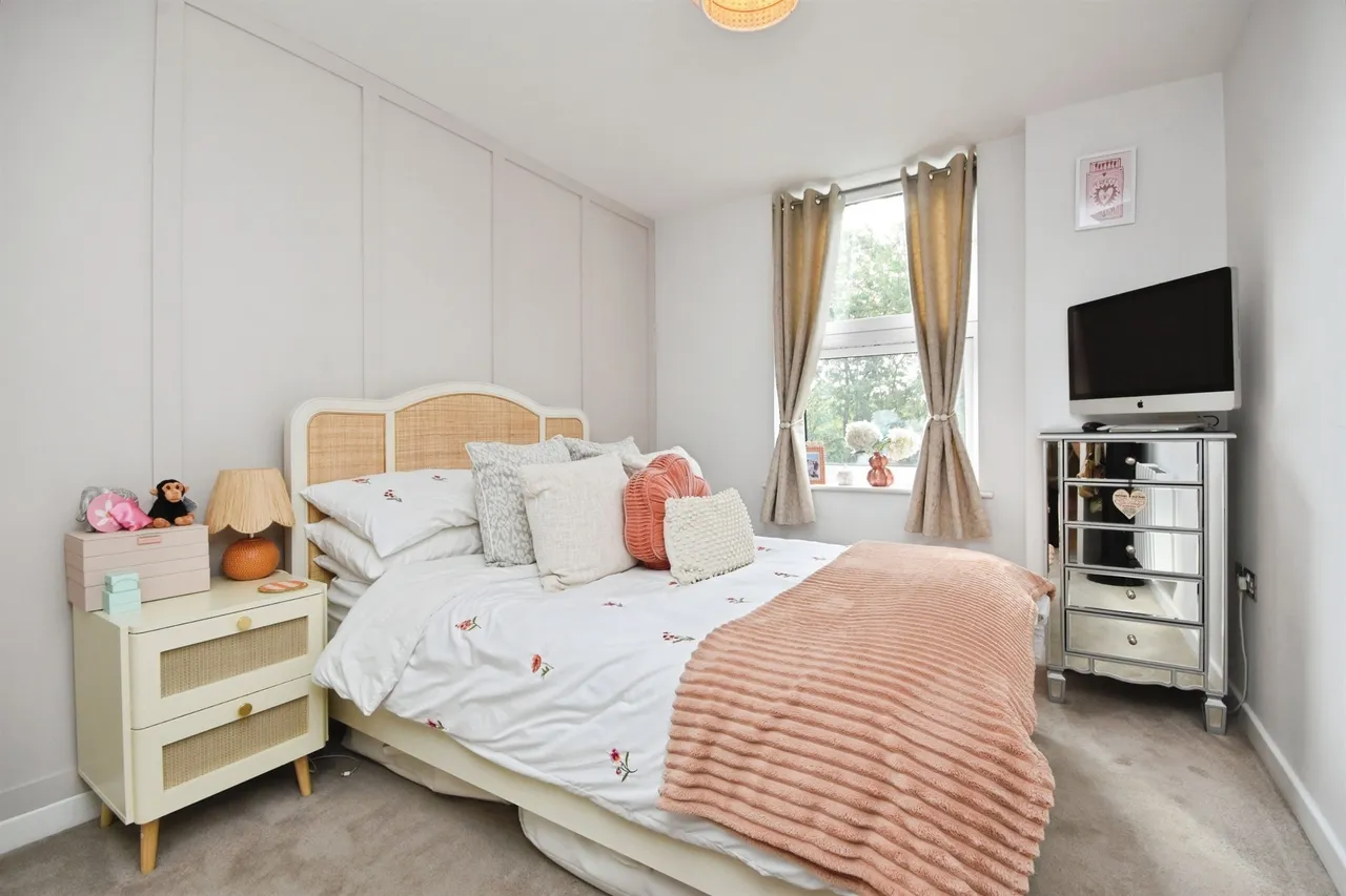 1 bed flat for sale — Ingrave Road, Brentwood