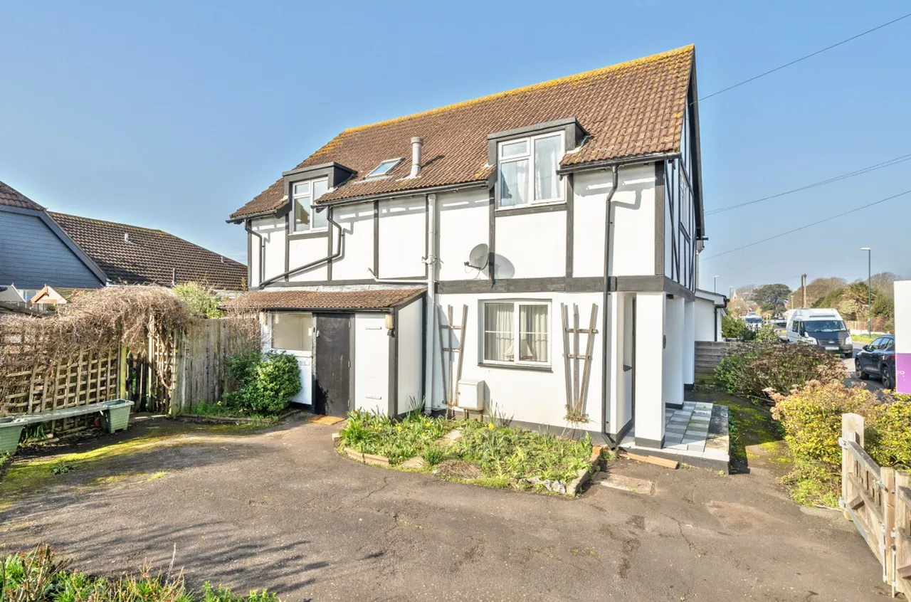 4 bed property for sale, Elmer Road, Bognor Regis, PO22