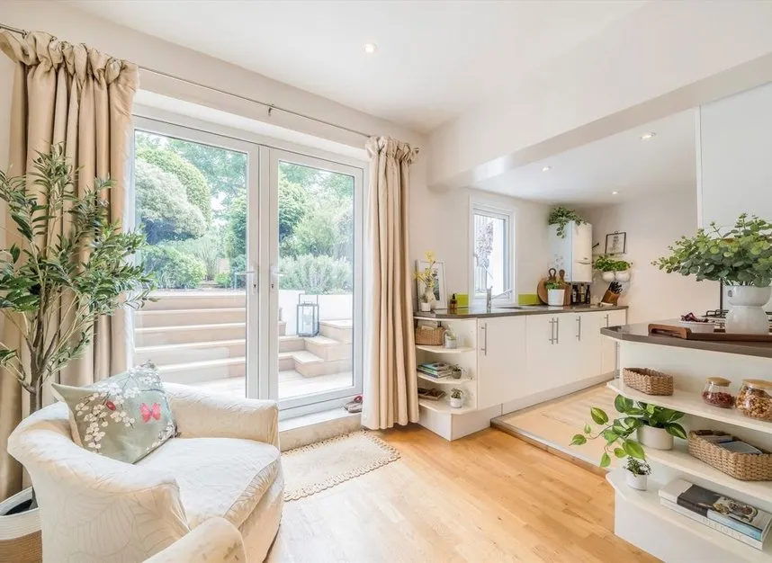 Avenue Road, Acton, W3, photo 3