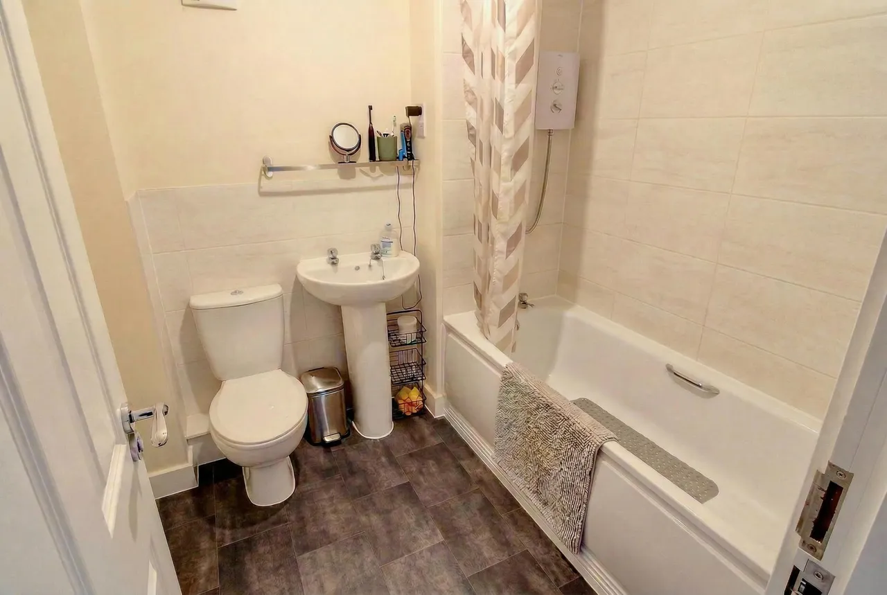 Russett Avenue, Nuneaton, CV11, photo 12