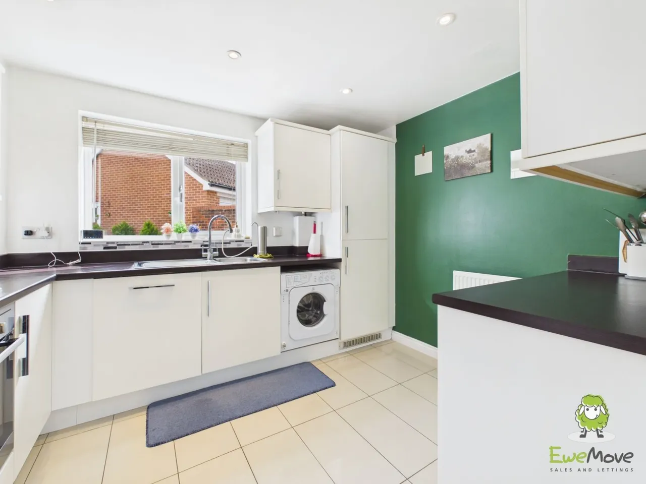 Edmund Court, Basingstoke, RG24, photo 6