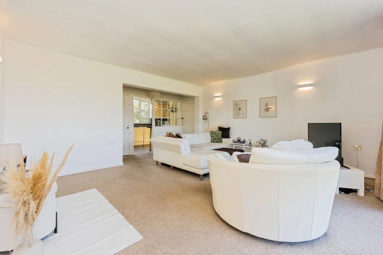 Ashstead Road, Sale, M33, photo 3