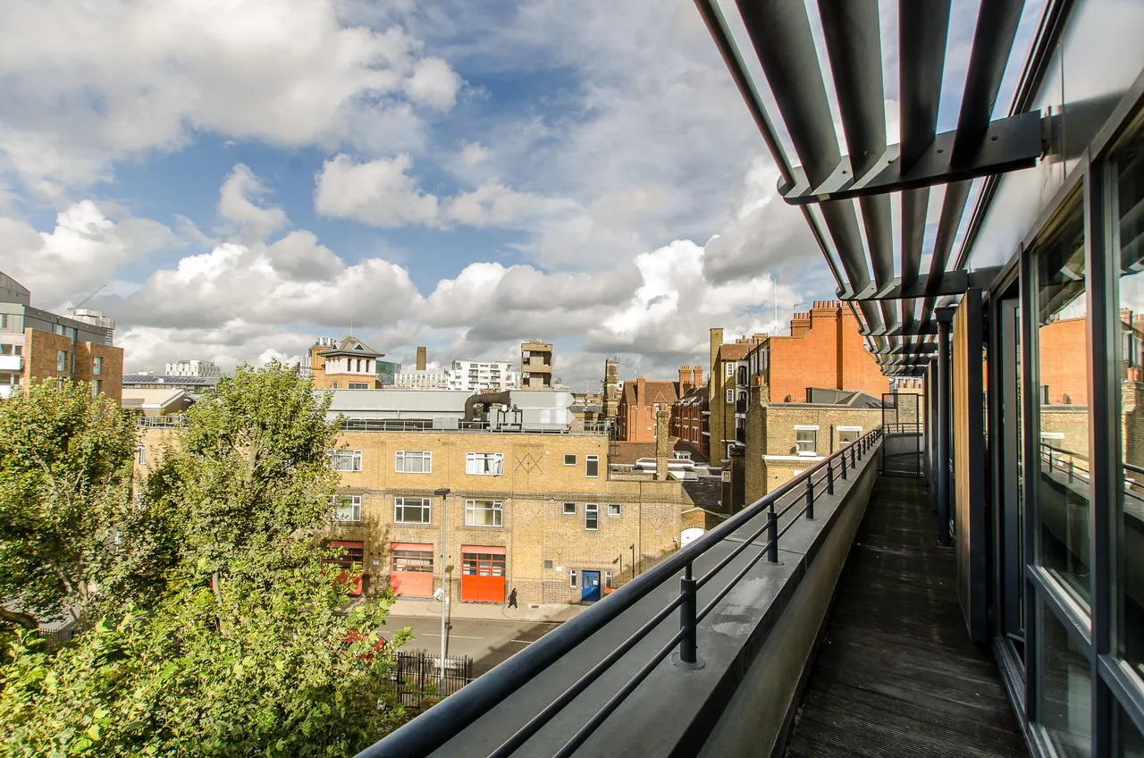 Flat 408, 118 Southwark Bridge Road, London, photo 2