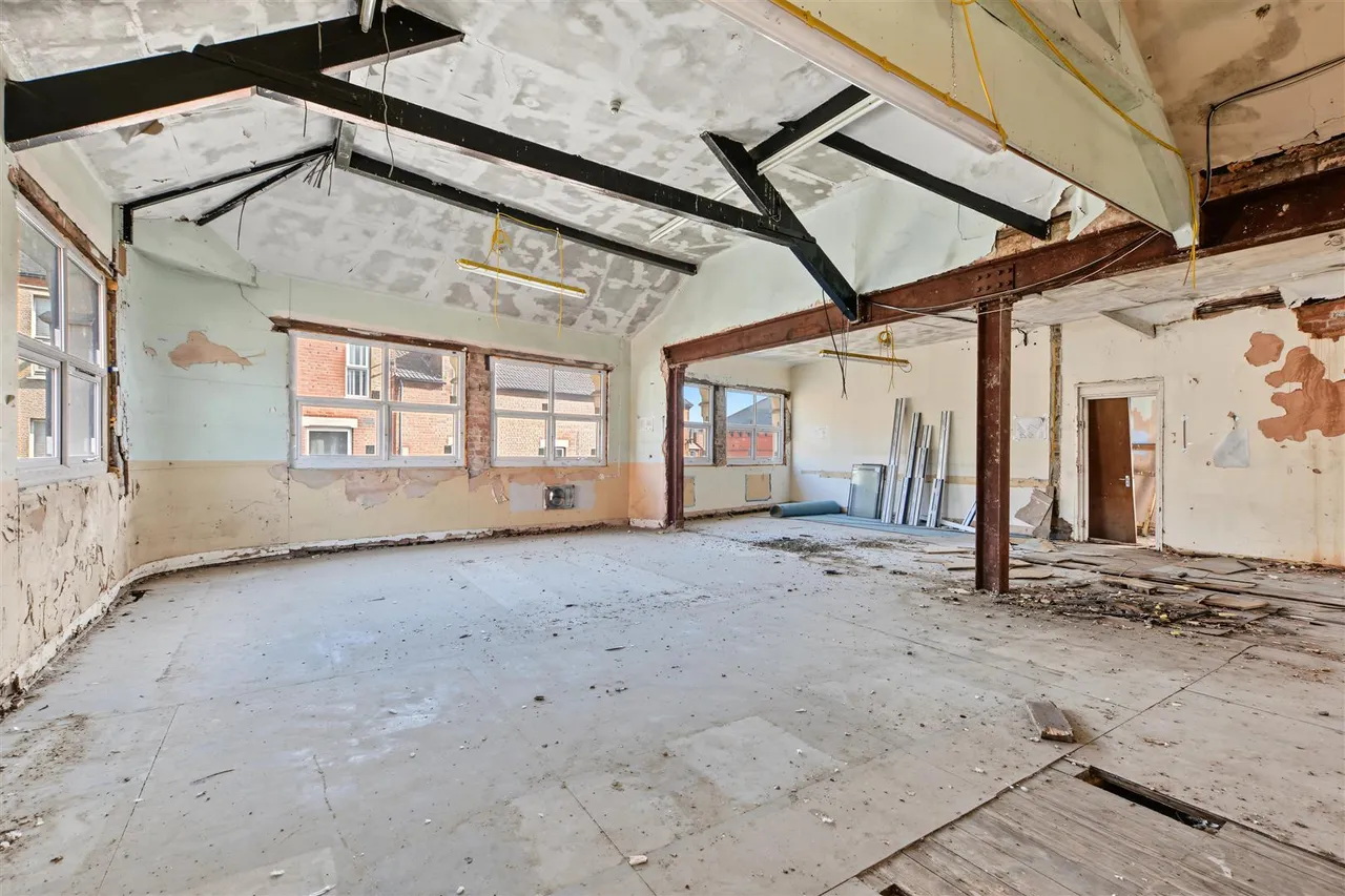 Commercial Road, Nottingham, NG6, photo 5
