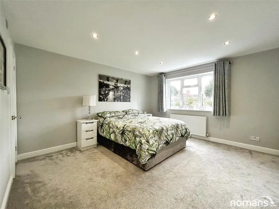Coronation Road, Yateley, GU46, photo 17