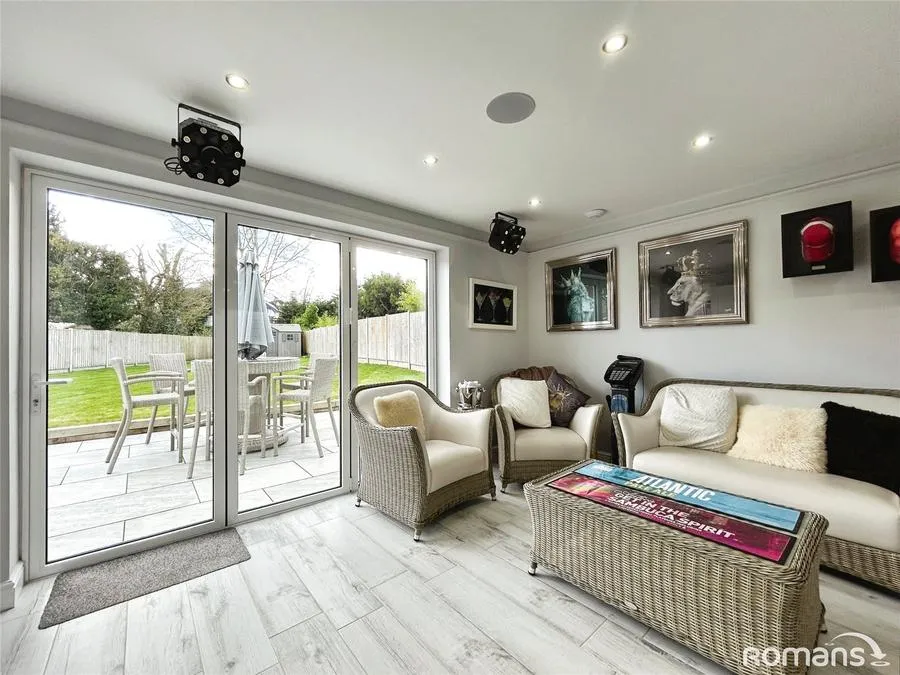 Coronation Road, Yateley, GU46, photo 13