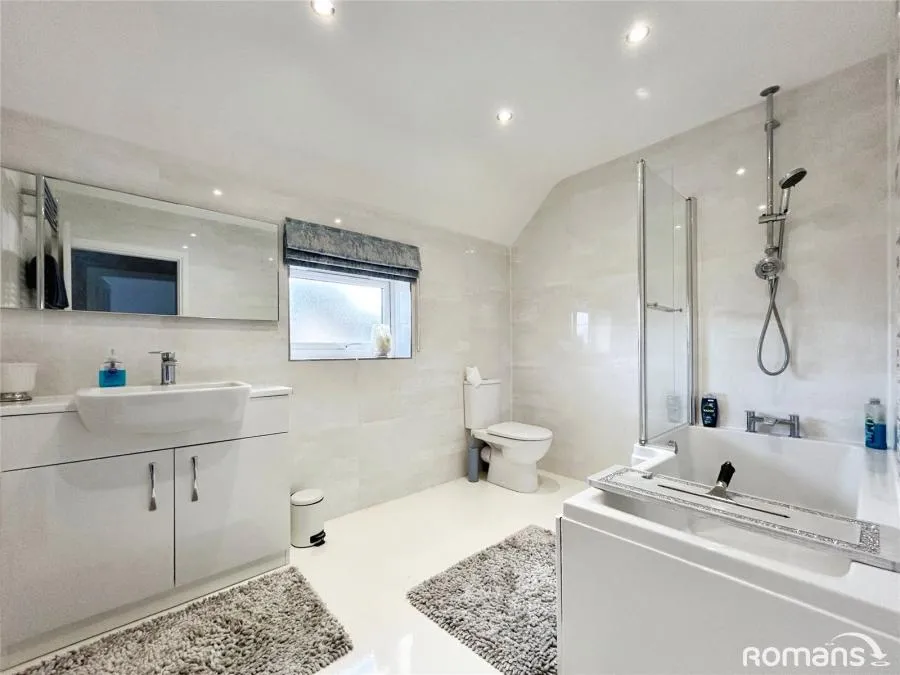 Coronation Road, Yateley, GU46, photo 9