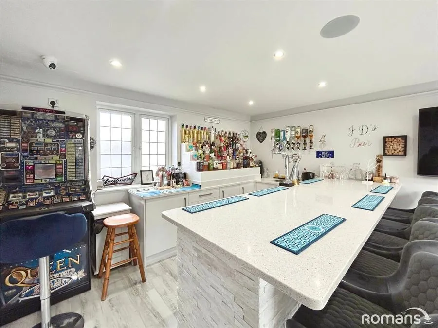 Coronation Road, Yateley, GU46, photo 18