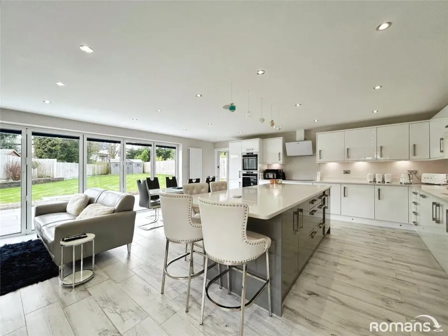 Coronation Road, Yateley, GU46, photo 5