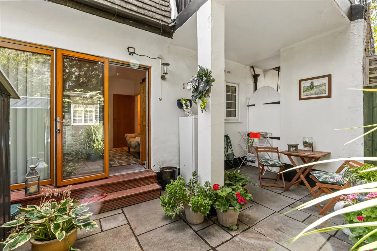 Park Close, Hampton, TW12 2SP, photo 13