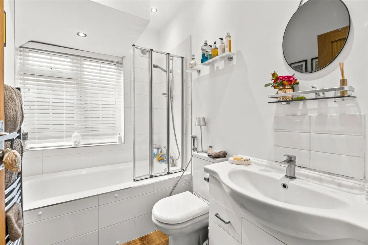 Park Close, Hampton, TW12 2SP, photo 20
