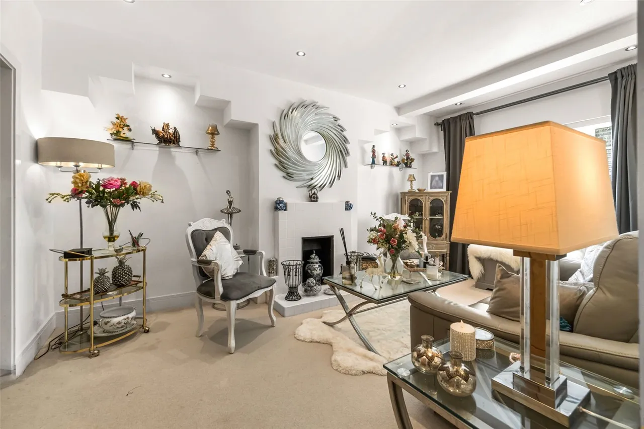 Park Close, Hampton, TW12 2SP, photo 4