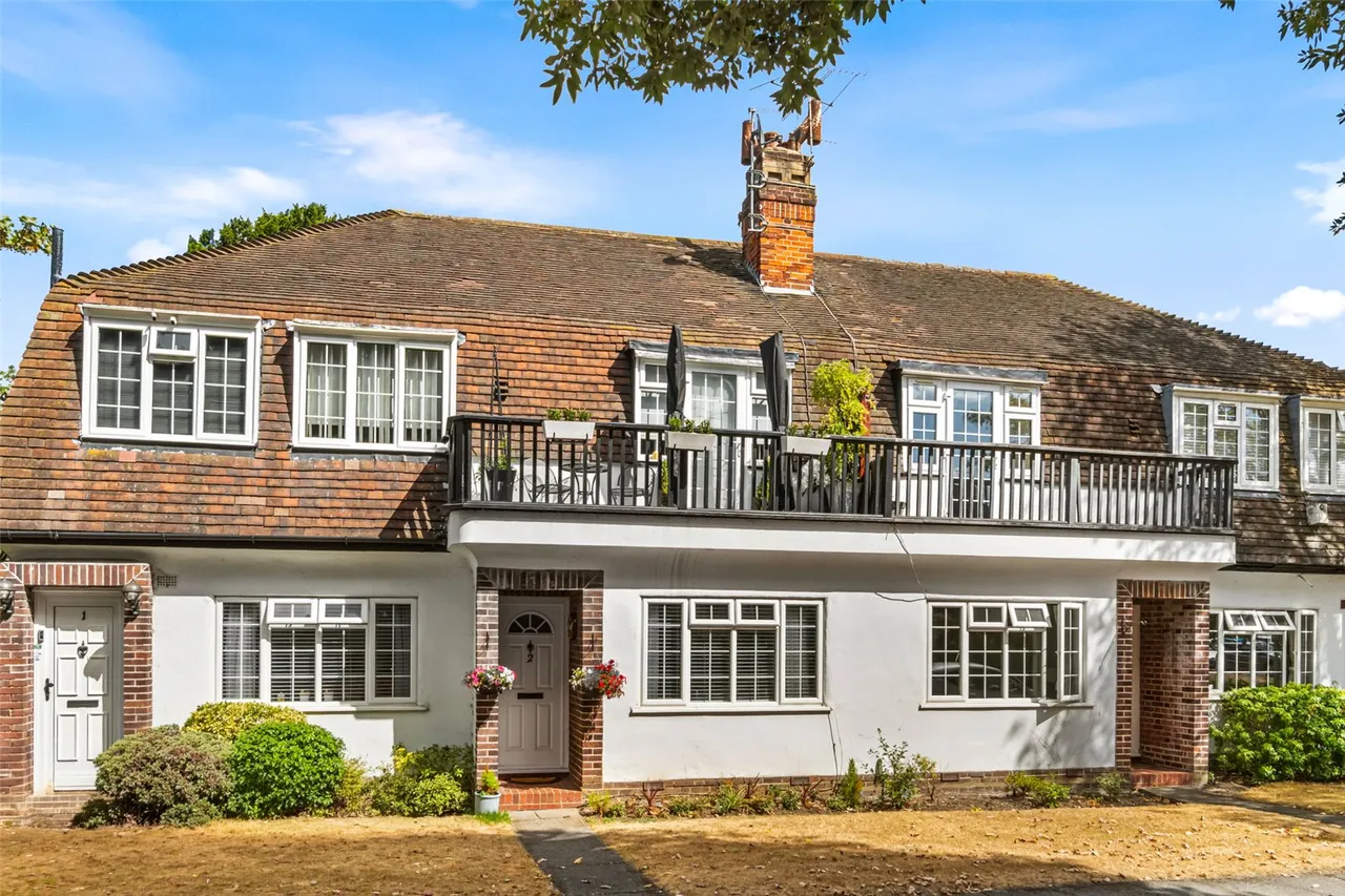 Park Close, Hampton, TW12 2SP, photo 3