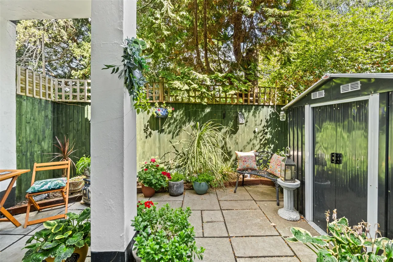 Park Close, Hampton, TW12 2SP, photo 15
