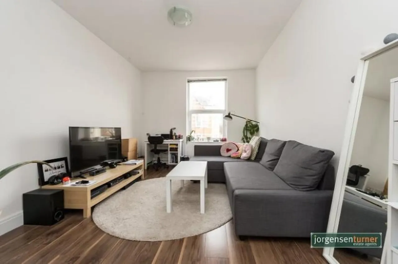 1 bed flat to rent, Kilburn High road, Kilburn, NW6
