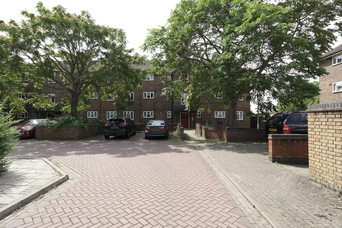 1 bed flat for sale, South Ockendon, RM15