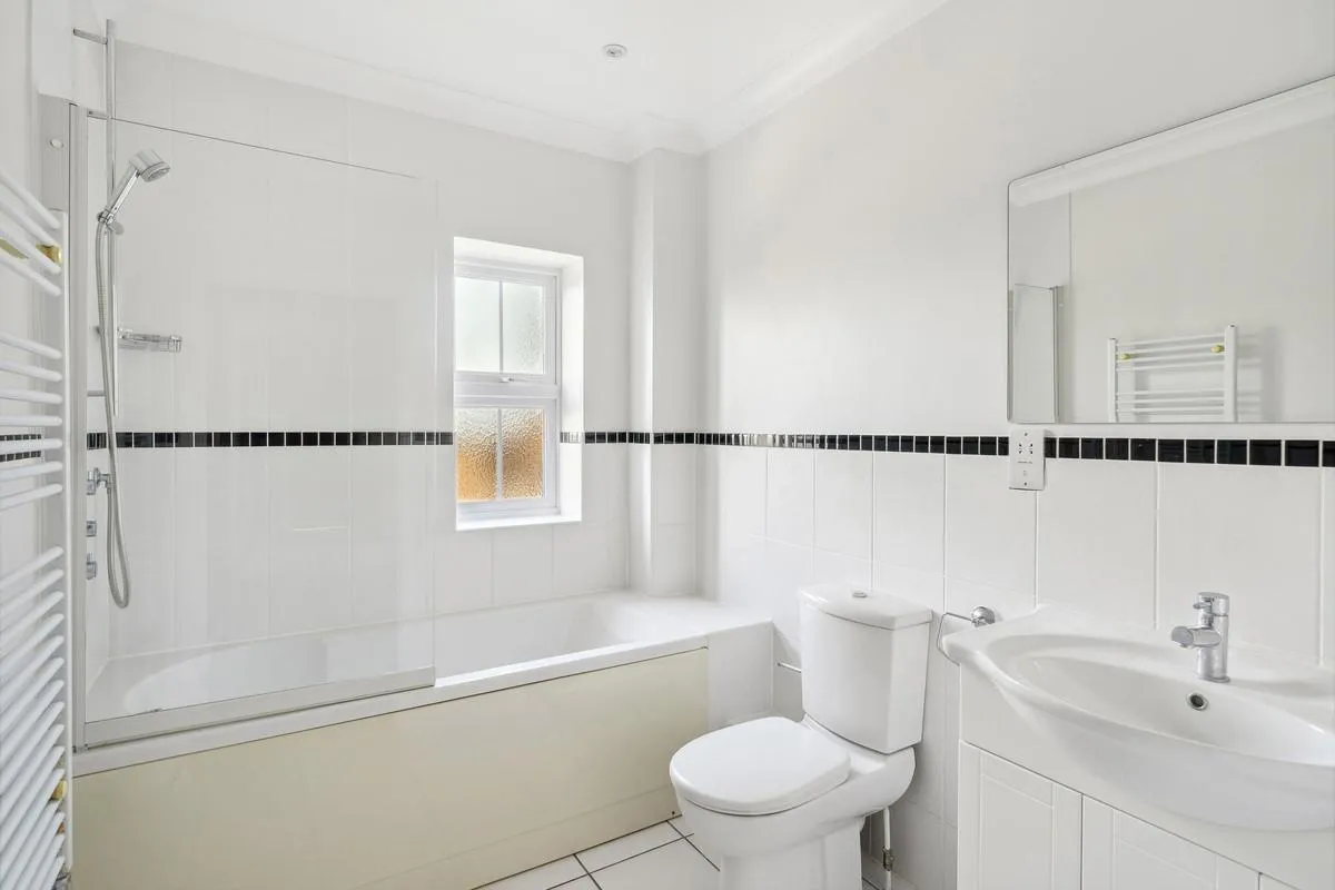 Oakshade Road, Oxshott, KT22, photo 15