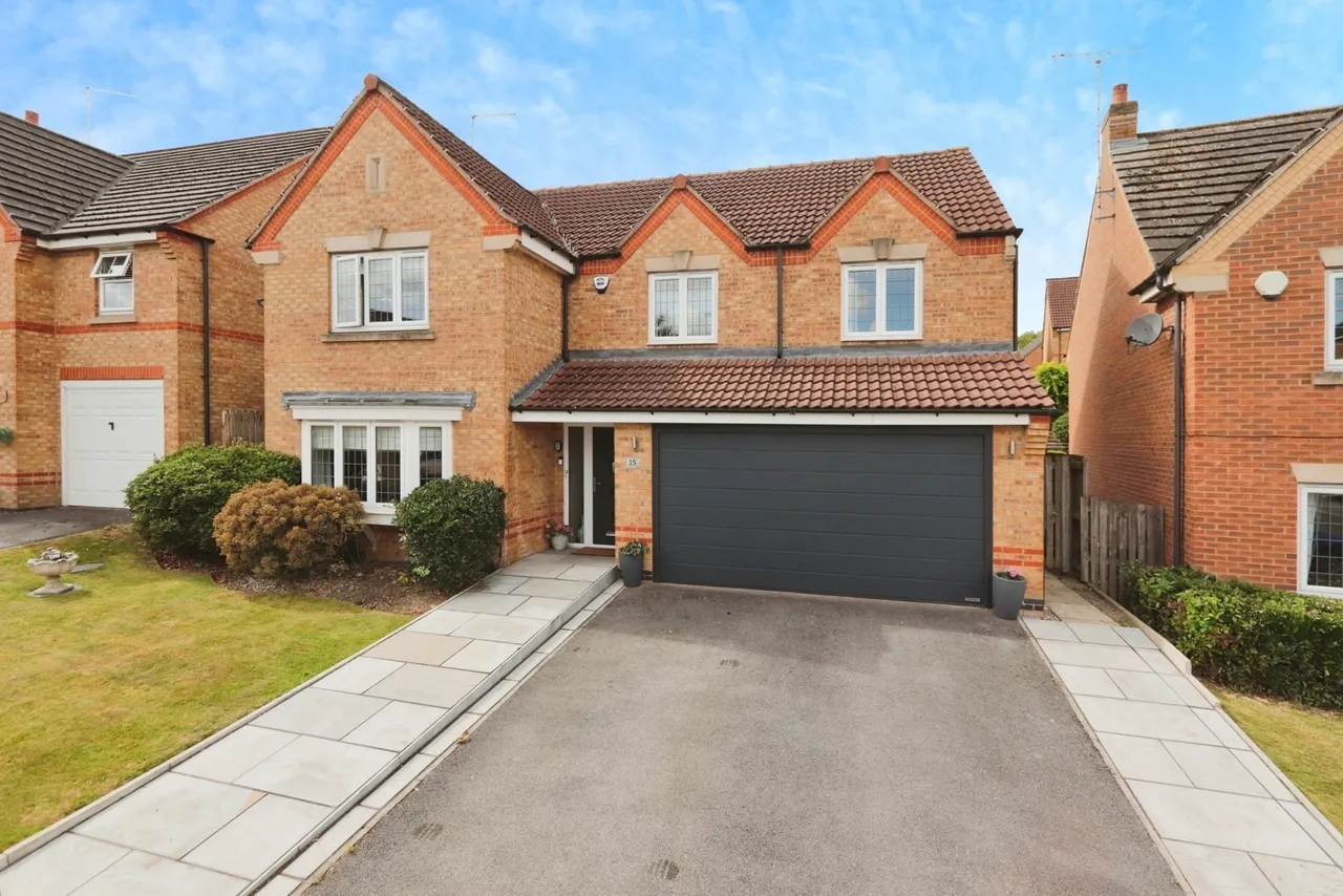 5 bed house for sale — Oxclose Park Gardens, Halfway, Sheffield, South Yorkshire, S20