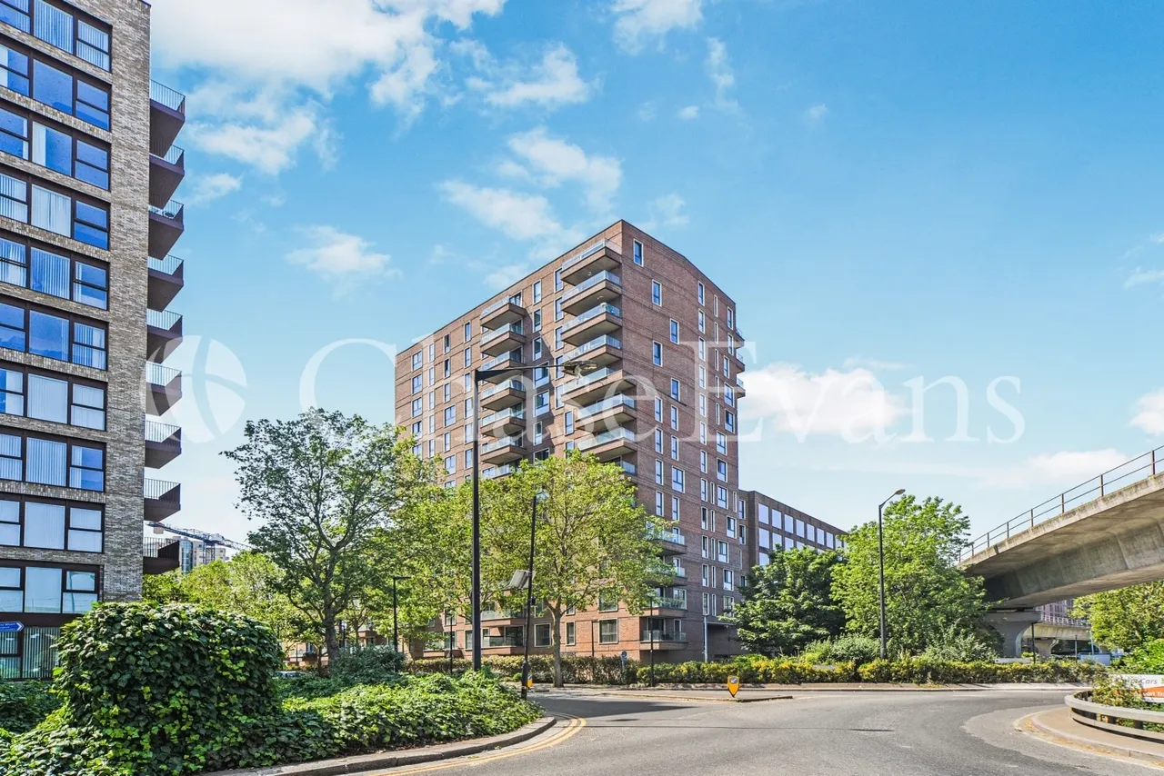 Agnes George Walk, Royal Docks, E16, photo 9