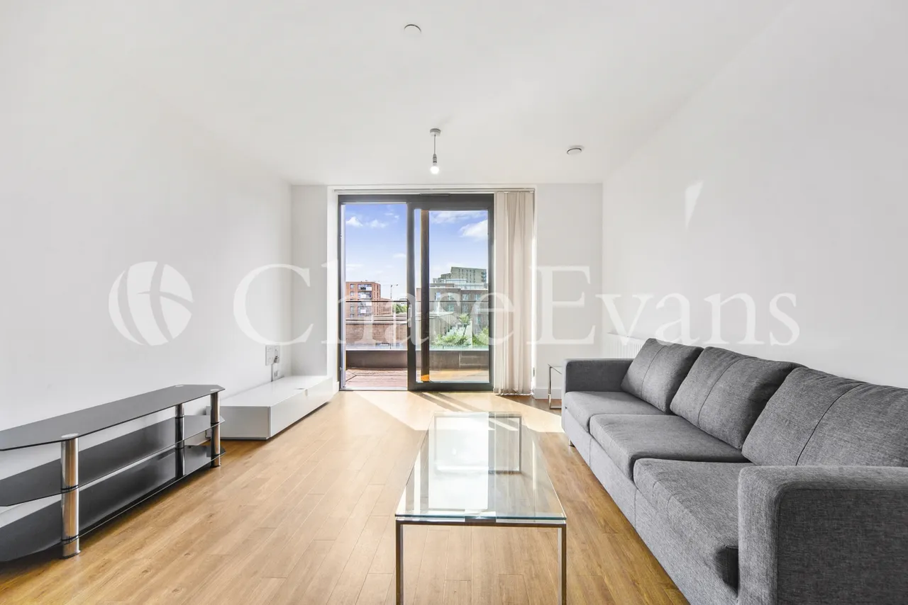 2 bed flat for sale, Agnes George Walk, Royal Docks, E16