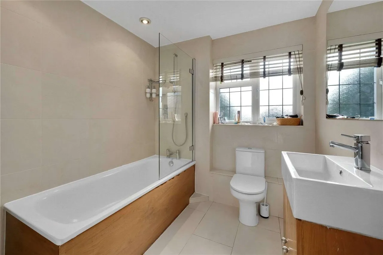 Clive Road, Esher, Surrey, KT10 8PS, photo 12
