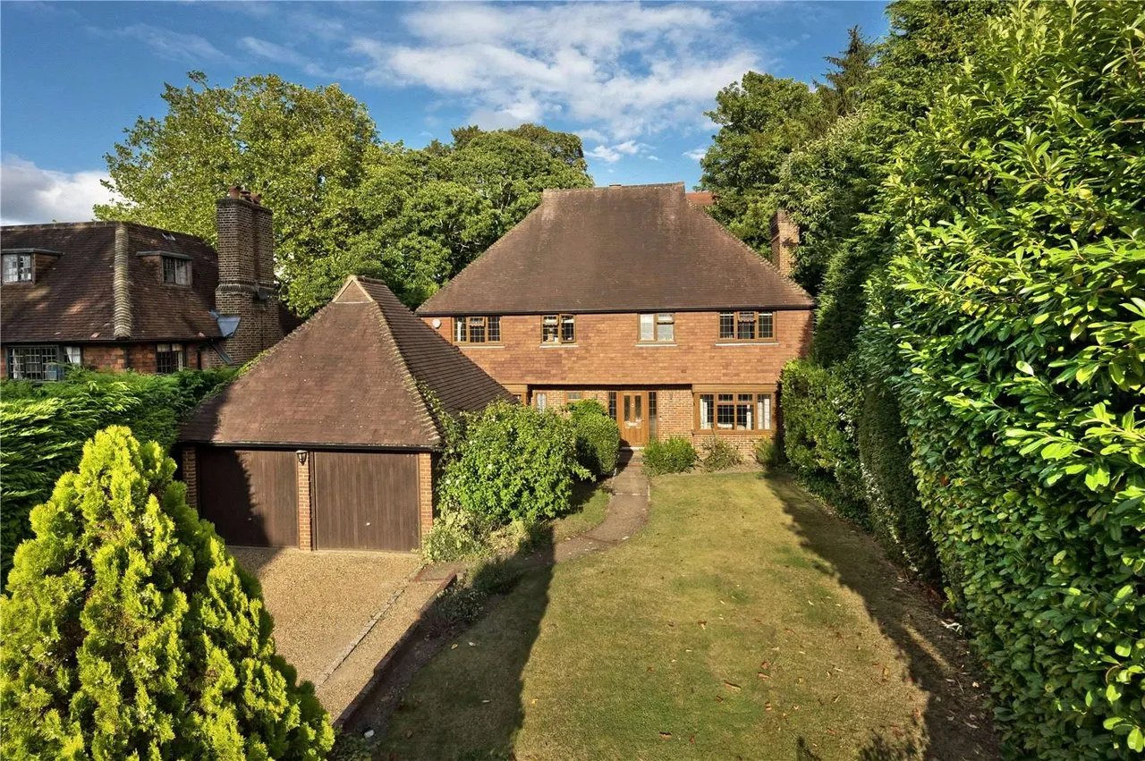 5 bed house for sale — Clive Road, Esher, Surrey, KT10 8PS