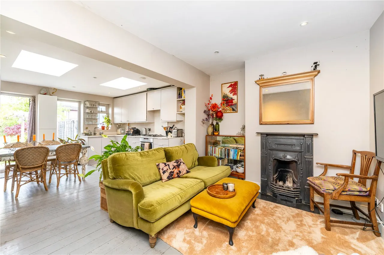 South Road, Hampton, TW12 3PE, photo 2