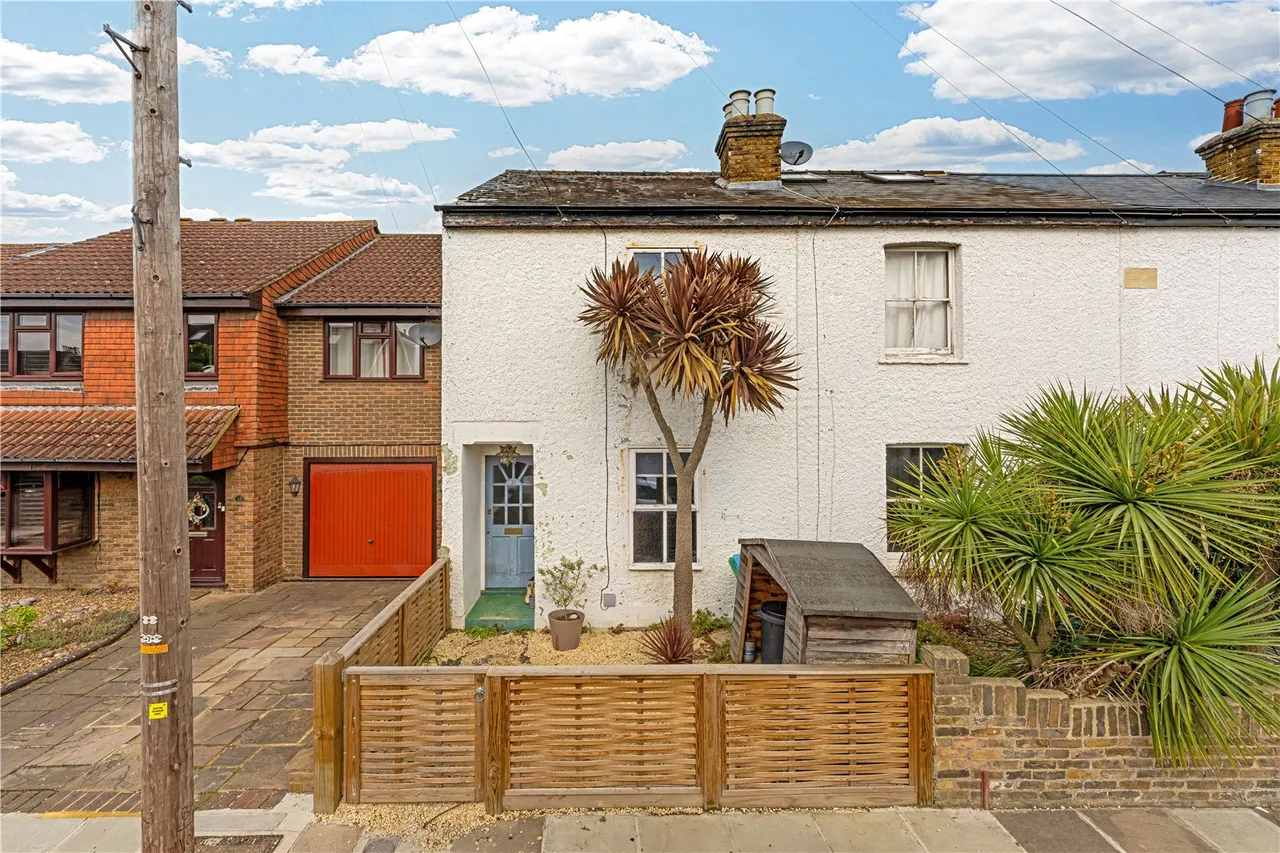 2 bed house for sale — South Road, Hampton, TW12 3PE
