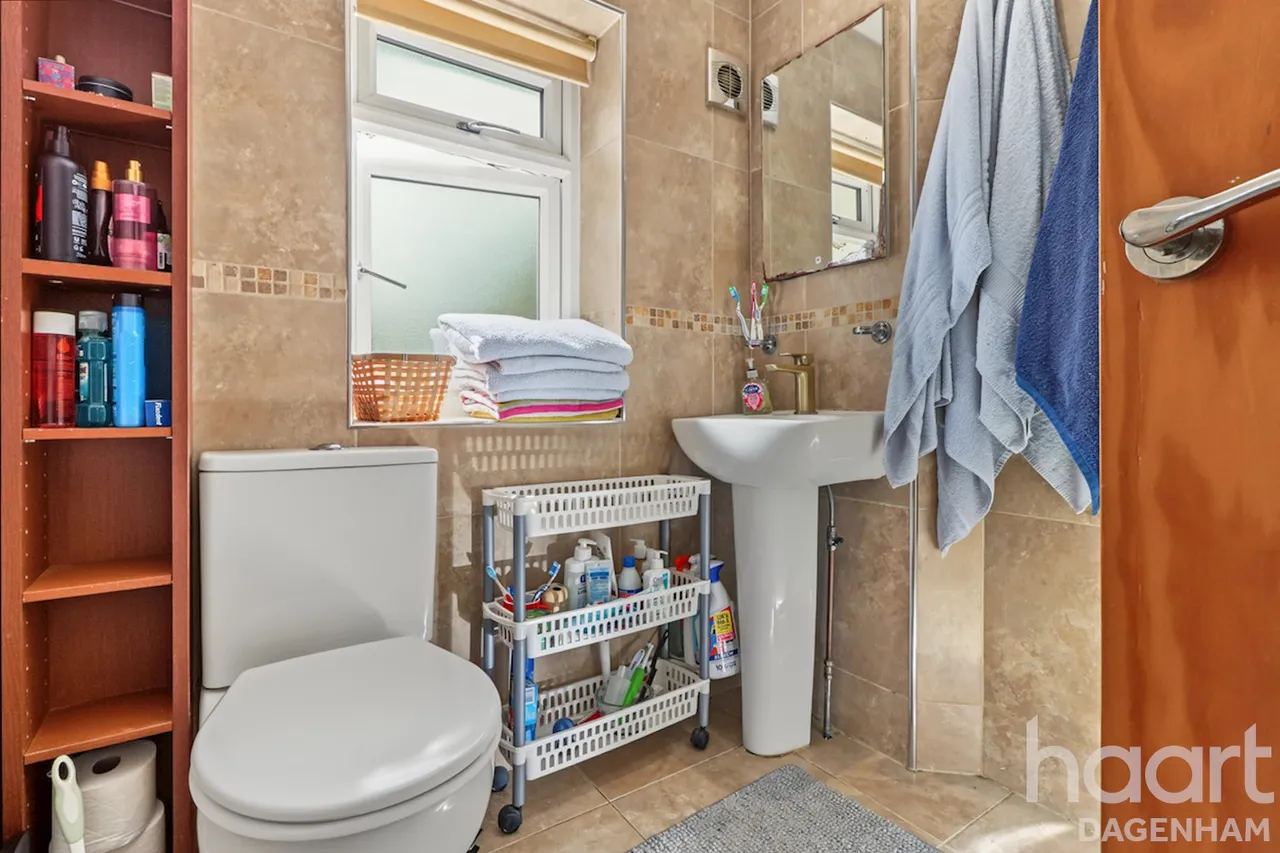 Neasham Road, Dagenham, RM8, photo 17
