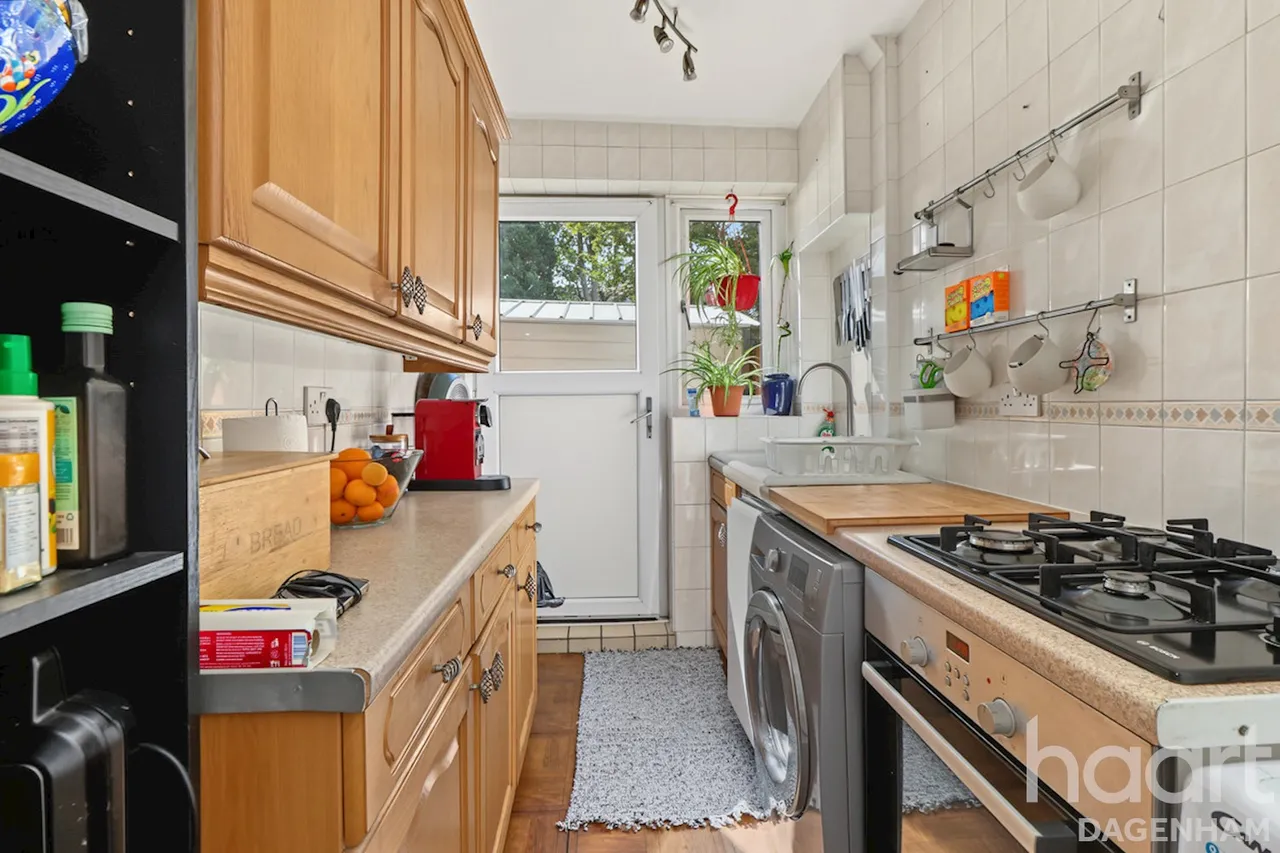 Neasham Road, Dagenham, RM8, photo 4