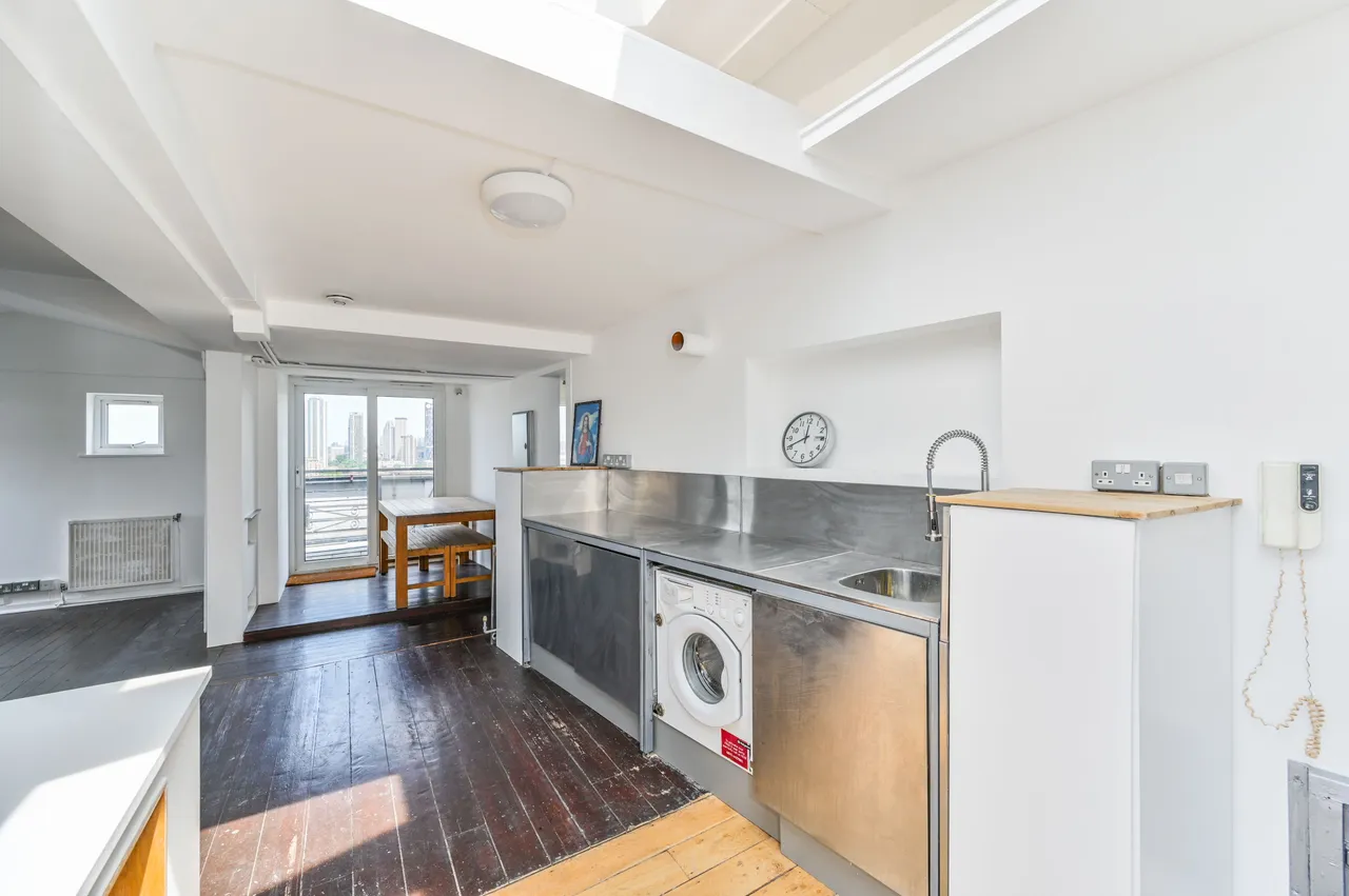 67 Brawne House, Brandon Estate, London, photo 6