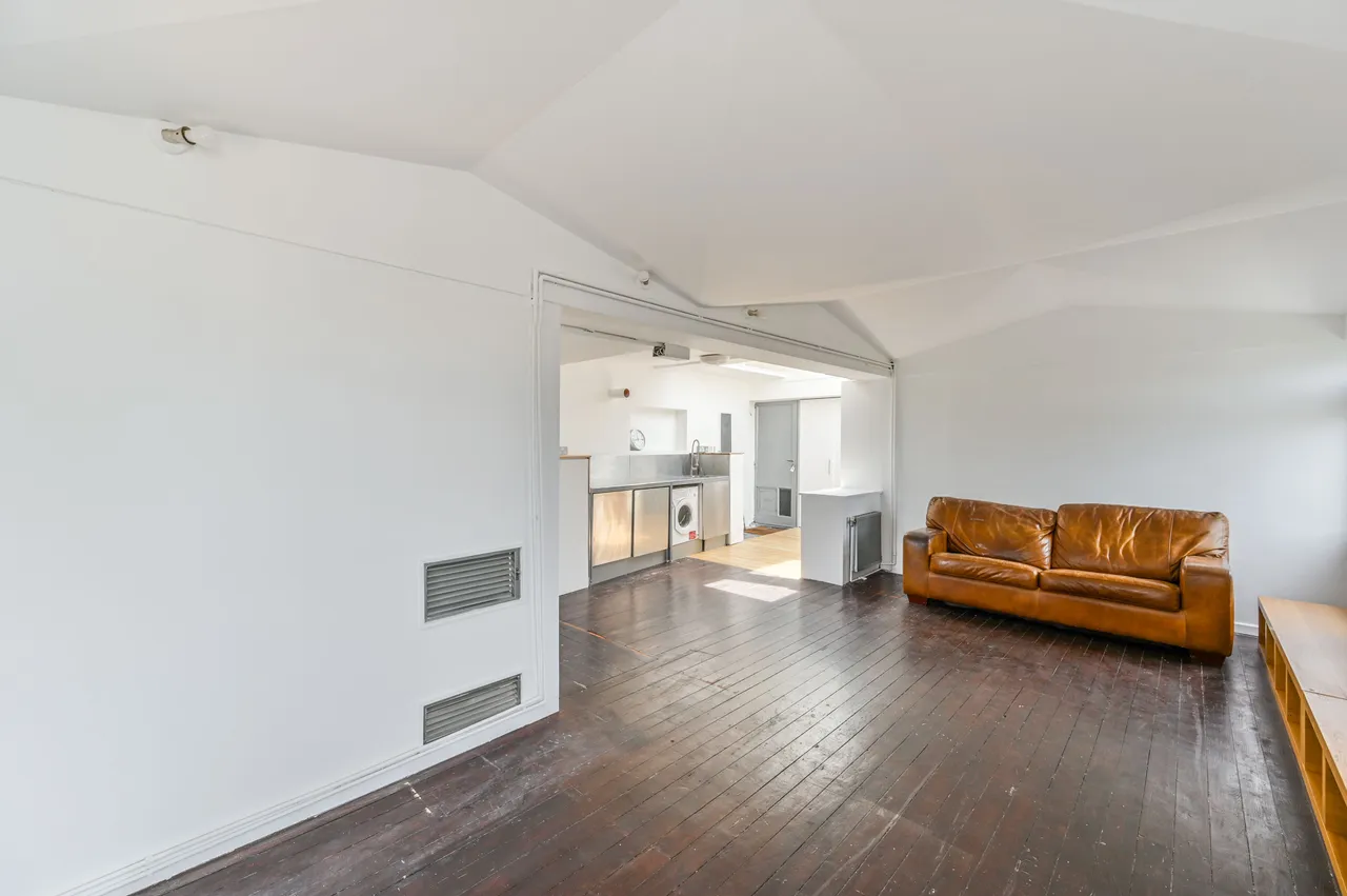 67 Brawne House, Brandon Estate, London, photo 5