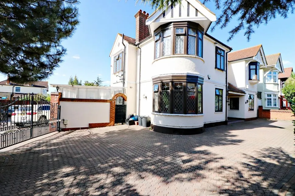 5 bed house for sale, The Drive, IG1