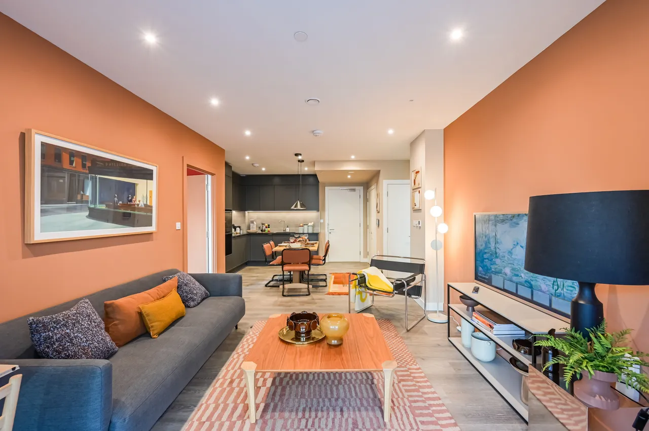 London, E20, photo 3