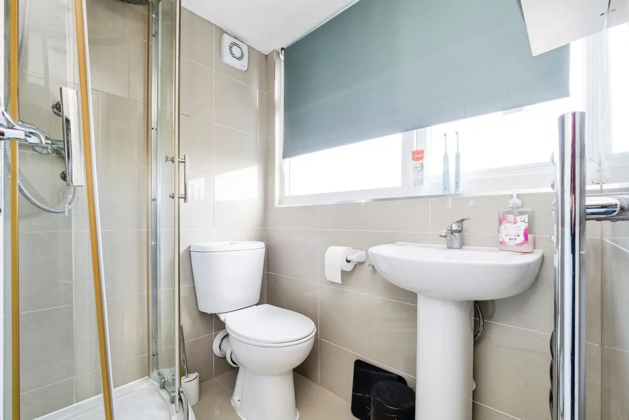 Leigh Road, East Ham, London, E6, photo 8