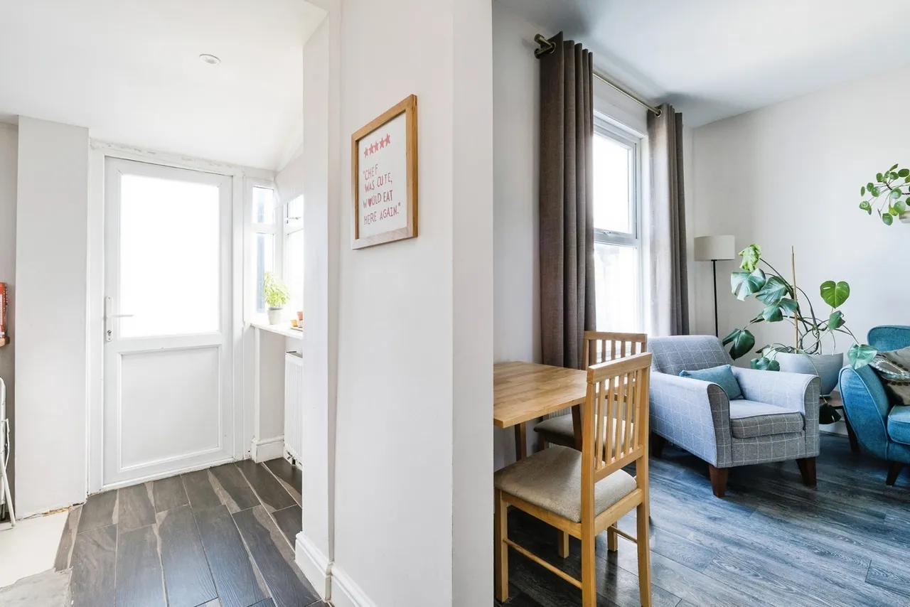 Leigh Road, East Ham, London, E6, photo 10