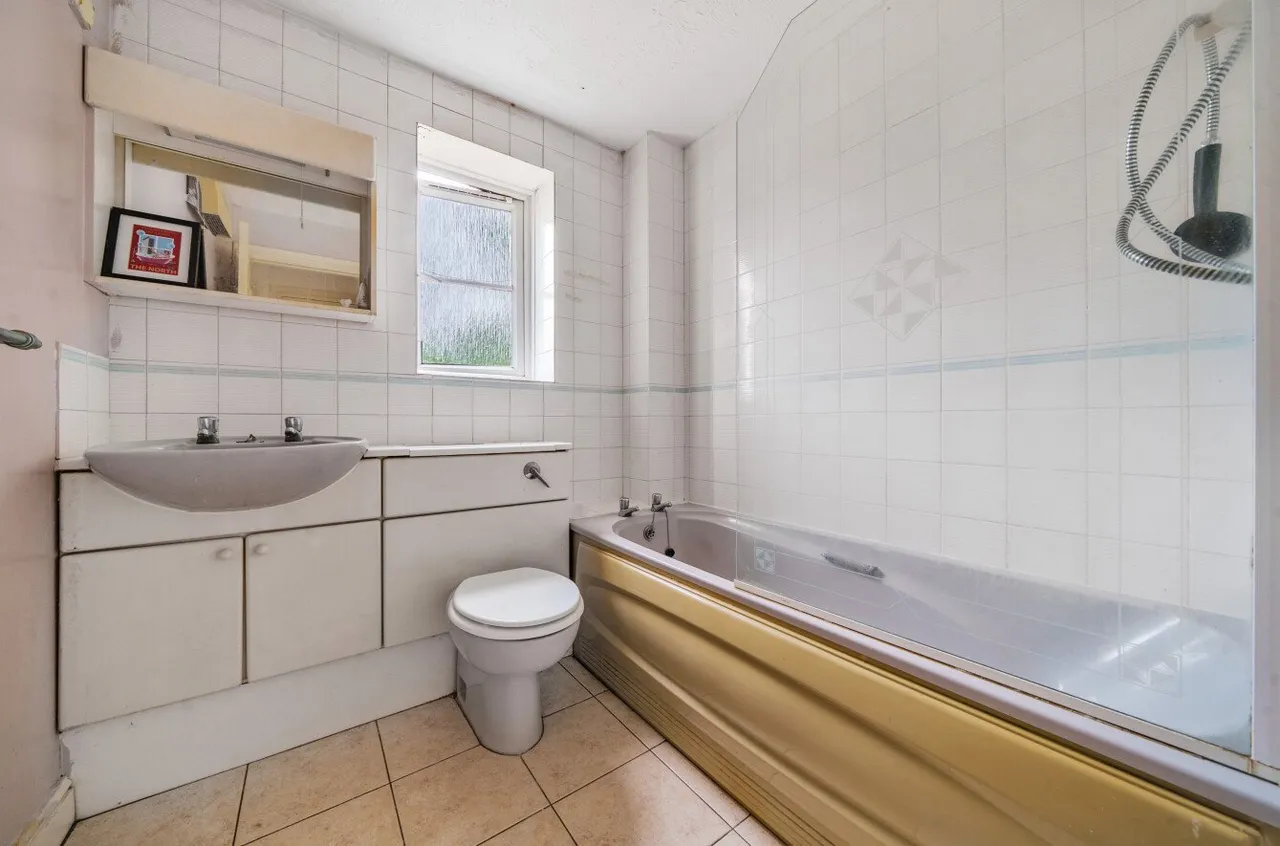 Waterside Court, Alton, GU34, photo 7